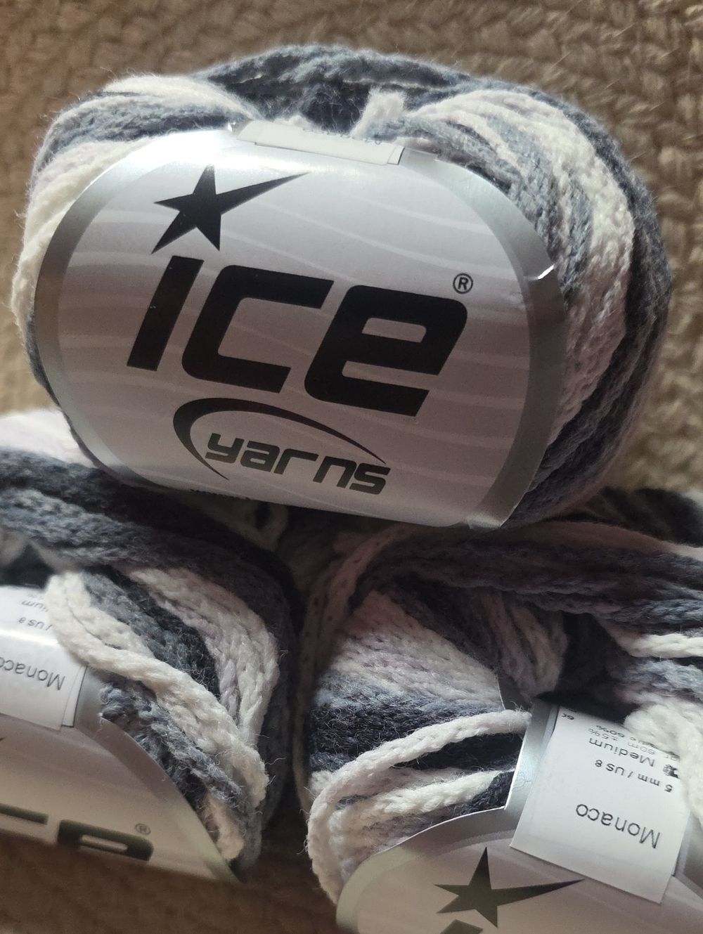 Monaco Chunky Yarn – Gray & White